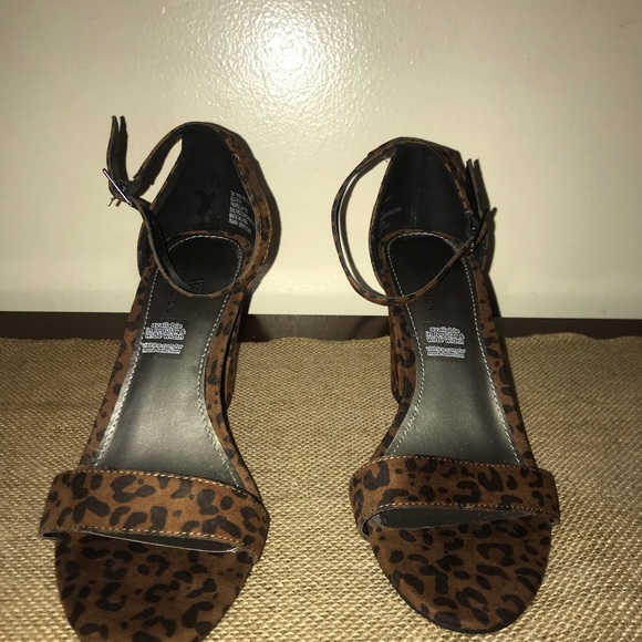 Worthington Leopard heels - Picture 4 of 5
